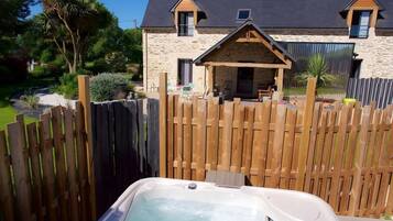 Bain à remous extérieur