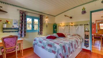 Fer et planche Ă repasser, draps fournis