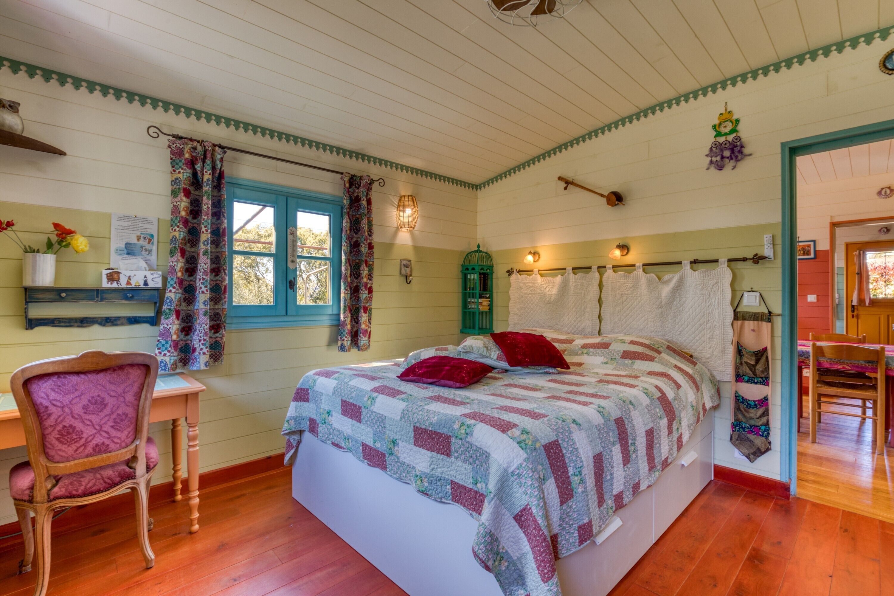 Fer et planche à repasser, draps fournis