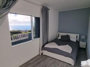 Fer et planche à repasser, Wi-Fi, draps fournis