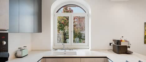 Fridge, microwave, oven, stovetop