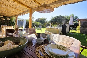 Outdoor dining - Casita with spacious private garden and jacuzzi (Estacíon de Cártama)