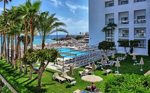 Outdoor pool - Seafront Apartment With Pool Torrecilla Beach Nerja (Nerja)