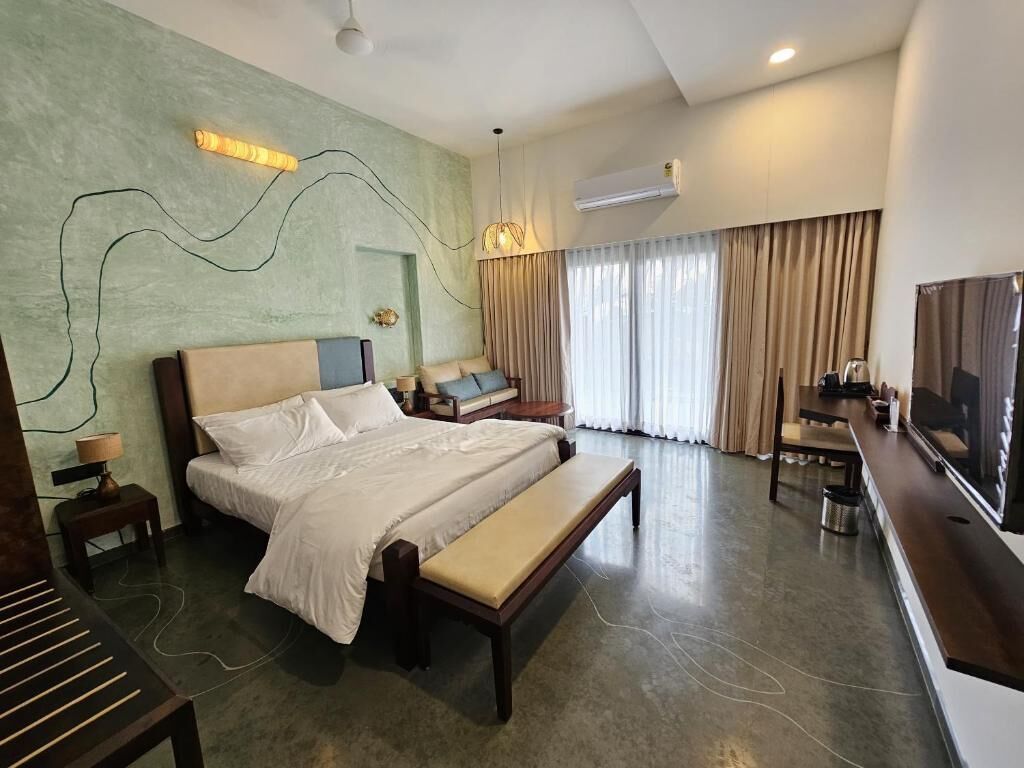 Deluxe Double Room, Balcony, Sea View | Iron/ironing board, free WiFi