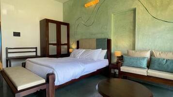 Iron/ironing board, free WiFi