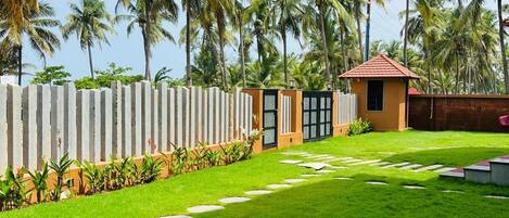 Deluxe Double Room, Patio, Garden View | Terrace/patio