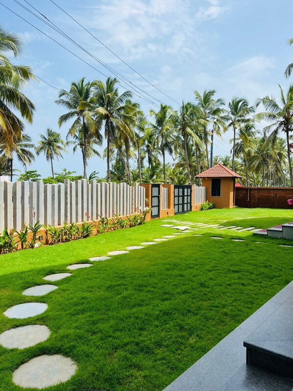 Deluxe Double Room, Patio, Garden View | Terrace/patio