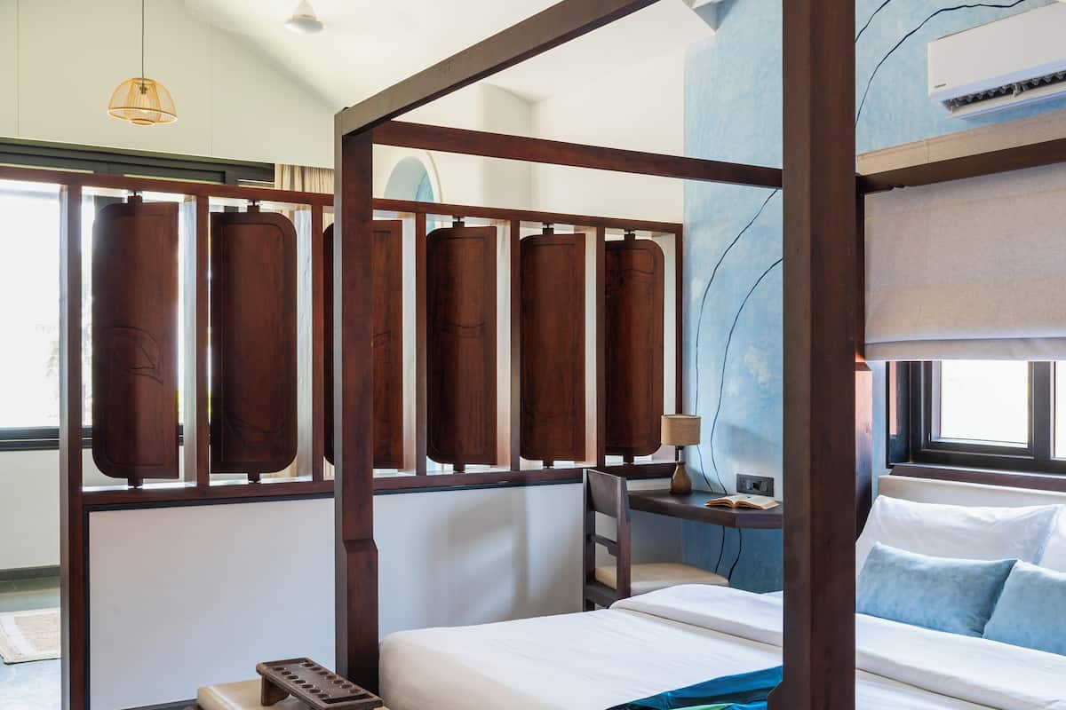 Iron/ironing board, free WiFi