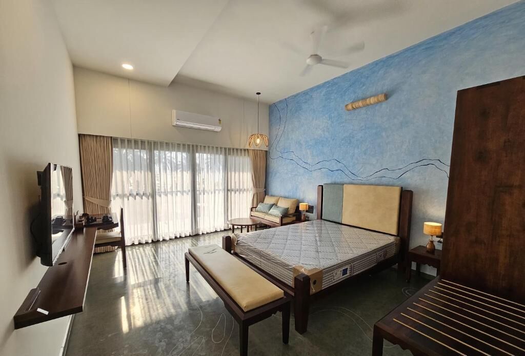 Iron/ironing board, free WiFi