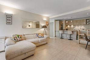 TV - Apartment 'Moderne St Tropez' (Saint-Tropez)