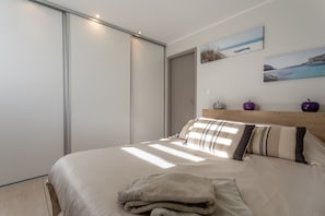 Iron/ironing board, WiFi, bed sheets - Apartment 'Moderne St Tropez' (Saint-Tropez)