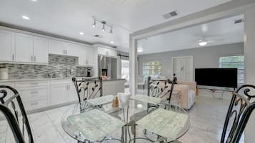 Family Apartment, 3 Bedrooms | Interior