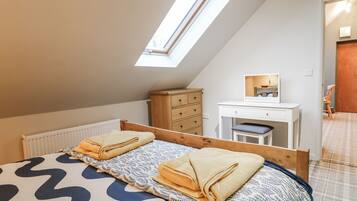 1 kamar tidur dan didekorasi berbeda-beda