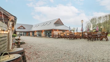 Khu ẩm thực ngoài trời