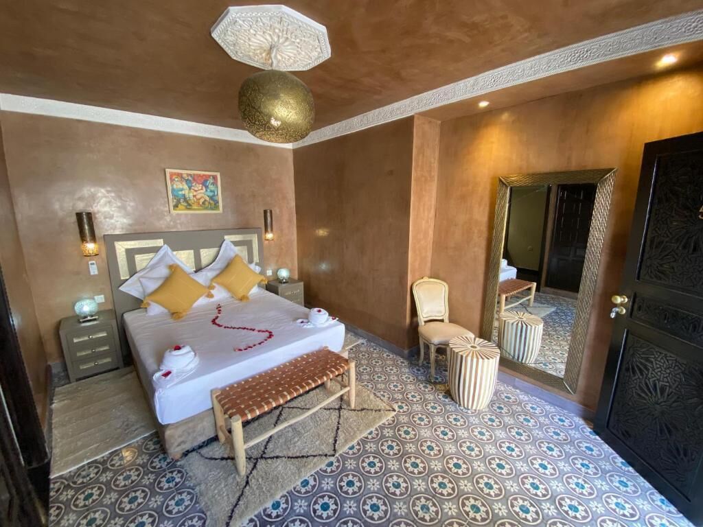 خزنة داخل الغرفة وستائر تعتيم وواي فاي مجانًا