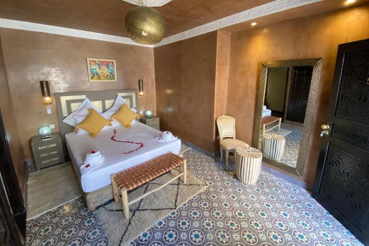 خزنة داخل الغرفة وستائر تعتيم وواي فاي مجانًا