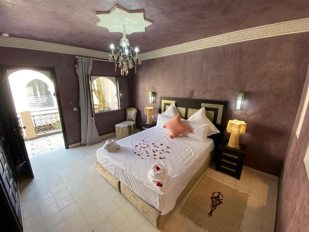 خزنة داخل الغرفة وستائر تعتيم وواي فاي مجانًا