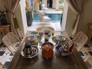 Free daily continental breakfast - RIAD DAR COUSCOUS (Marrakech)