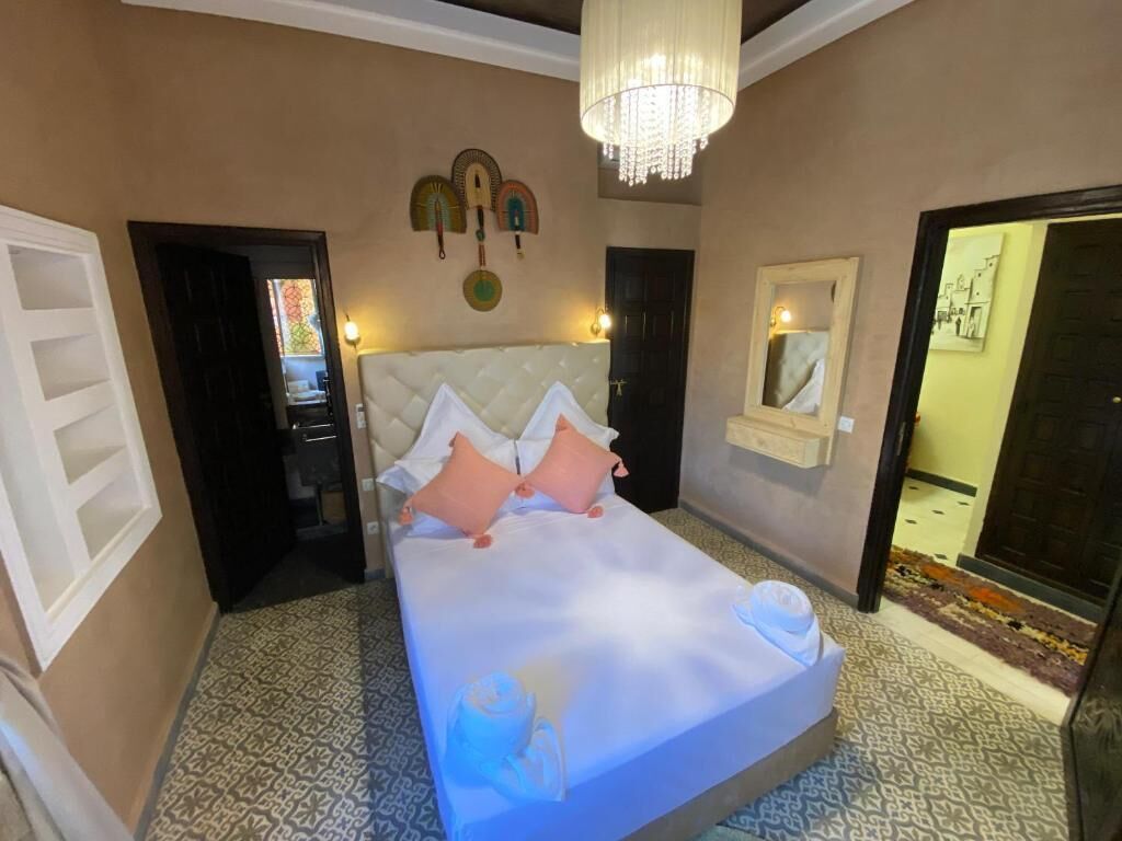 خزنة داخل الغرفة وستائر تعتيم وواي فاي مجانًا