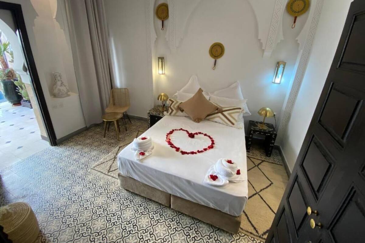 خزنة داخل الغرفة وستائر تعتيم وواي فاي مجانًا