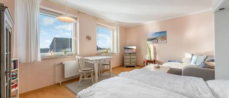 1 habitación, tabla de planchar con plancha, wifi y ropa de cama