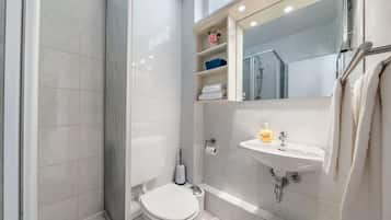 Shower, towels