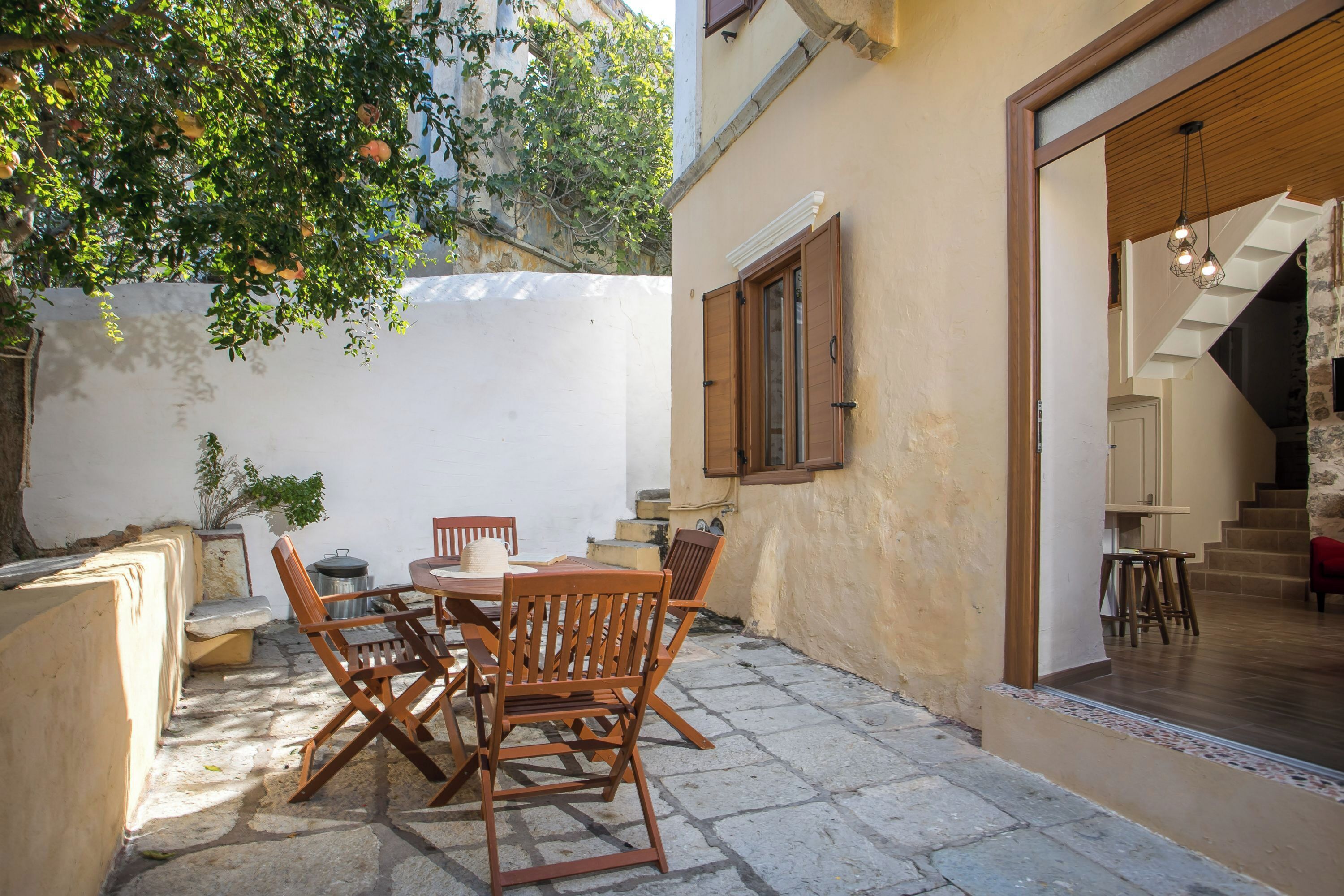 تناول الطعام بالخارج