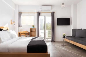 Desk, iron/ironing board, travel cot, free WiFi - Acropolis Cozy Living, Apartment (Athens)