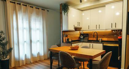 Duplex with wonderful views, next to the historic center and walking trails.