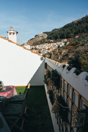 Outdoor dining - Duplex with wonderful views, next to the historic center and walking trails. (Cazorla)