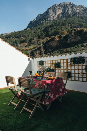 Duplex with wonderful views, next to the historic center and walking trails.