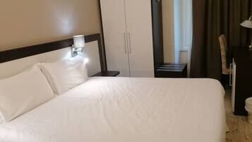 In-room safe, desk, laptop workspace, blackout curtains