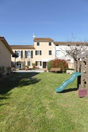 Children’s area - Unterkunft in einer Villa, Schwimmbad und großer by Interhome (Capannori)
