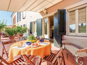 Outdoor dining - Unterkunft in einer Villa, Schwimmbad und großer by Interhome (Capannori)