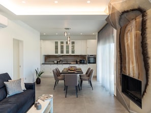 TV, fireplace - Ferienvilla Petra in Kolympia Village by Interhome (Kolympia)