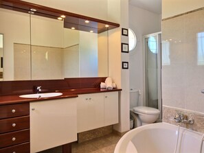 Towels - Villa Bois Dore in Valbonne by Interhome (Valbonne)