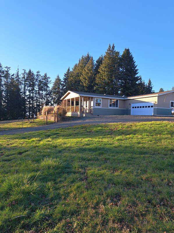 Exterior - Country Peace, City Convenience (Pleasant Hill)