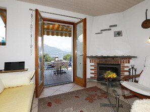 Fernseher, Kamin