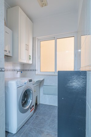 Unclassified image, 5 of 26, button - Appartement mit Meerblick by Interhome (Madeira/Caniço)