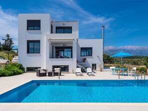 Pool - Villa mit Pool für bis zu 8 Personen. Meerblick. by Interhome (Almyrida)