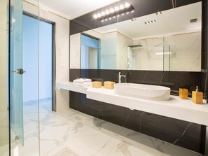 Towels - Milos Bay Villas- Brandneue moderne Villa mit spektakulärem Blick auf den Stran by Interhome (Vafkeri)