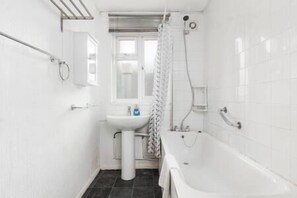 Bathroom - New! Inviting 1BR Flat by Richmond Park w/Parking (Greater London)