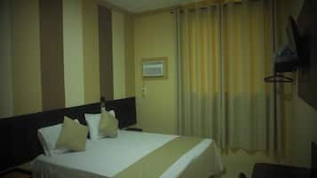 Skrivebord, skrivebord for bærbar PC og wi-fi (inkludert)