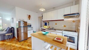 Fridge, microwave, oven, dishwasher - La Brise Vendeenne, Family home with large garden in Saint-Hilaire-de-Riez (Saint-Hilaire-de-Riez)