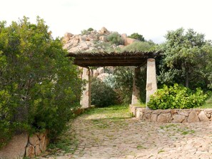Property grounds - "Cosima" mit Blick auf das Wasser by Interhome (Cala Liberotto)