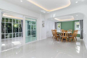 Dining - 4BR Pool Villa Movie Room V289 (Chalong)