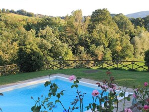 Pool - Rustikale Eleganz mit Blick auf die umbrische La by Interhome (Perugia)