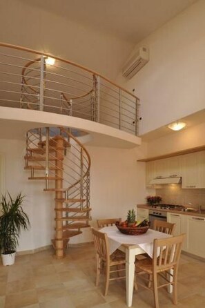 Dining - Unterkunft für 7 Personen mit AC, Schwimmbad, in by Interhome (Massa Marittima)