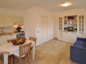 Interior - Unterkunft in einer Residenz, in der Nähe des Meeres, Schwimmbad by Interhome (Massa Marittima)