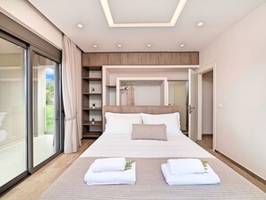 Room - Villa "Minoas Grand" mit Blick auf das Wasser by Interhome (Georgioupoli)